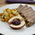 Pieczone piersi kacze z jabłkiem i żurawiną