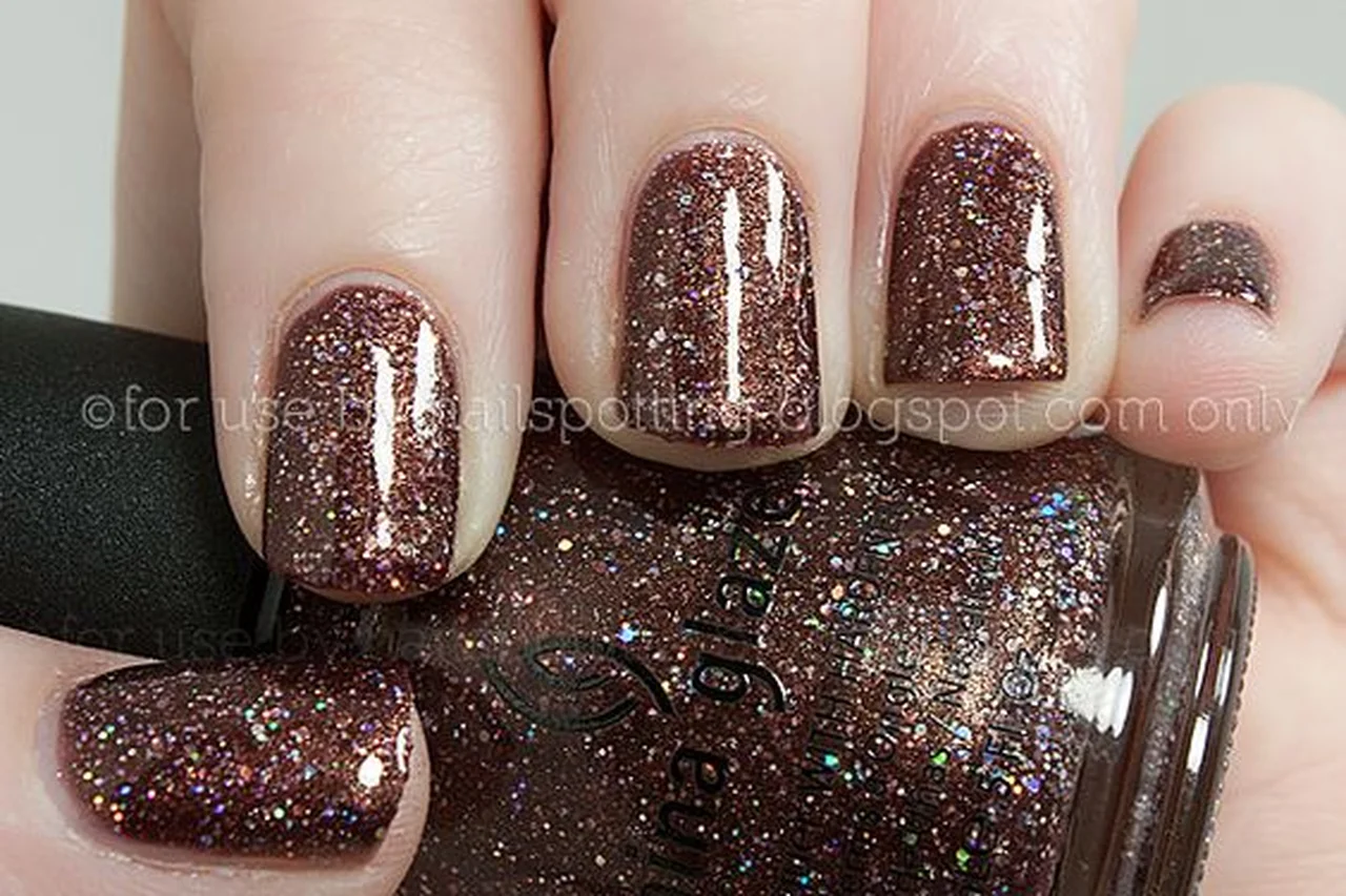 Połyskujące paznokcie