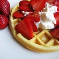 Przepis na pyszne gofry z truskawkami