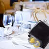 Obowiązkowa opłata za serwis w restauracji? Czy w Polsce się to przyjmie?