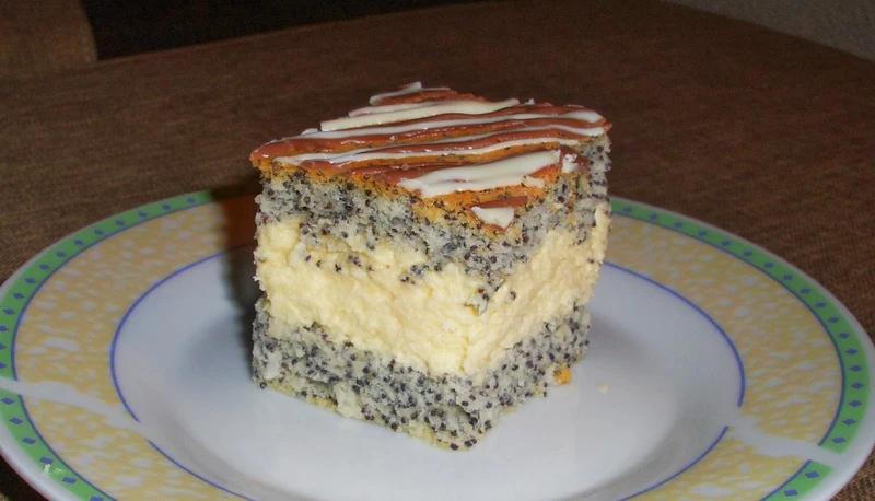 Mazurek makowo-kokosowy