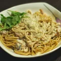 Spaghetti z owocami morza w sosie śmietanowo-czosnkowym