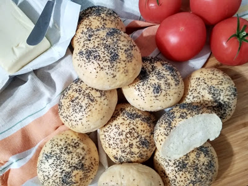 Bułeczki pszenne z makiem