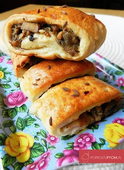 Paszteciki z pieczarkami i mięsem mielonym