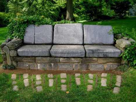 Super kanapa z kamieni