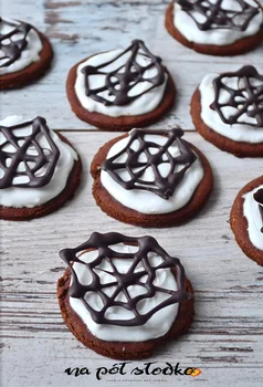 Fit ciastka a`la oreo z kremem kokosowym i czekoladą (bez cukru i glutenu, wegańskie)