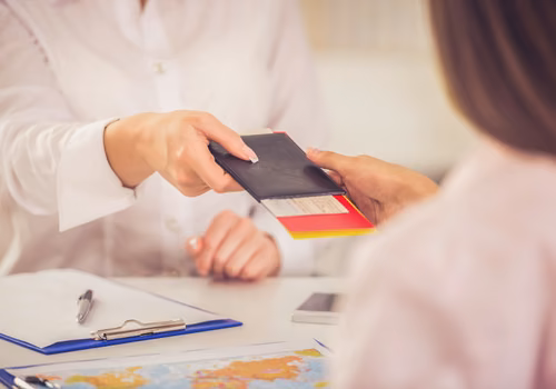 Polskie biuro podróży wstrzymało sprzedaż wycieczek. Znamy powód!