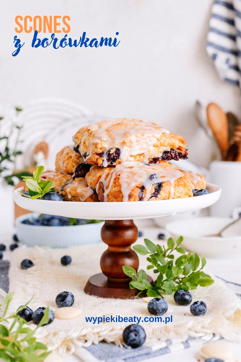 Bułeczki scones z borówkami
