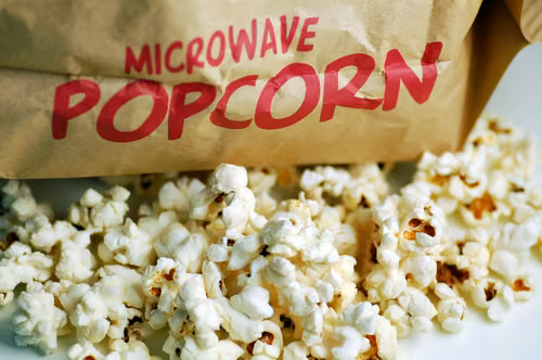 Dlaczego NIE WARTO jeść POPCORNU "DO MIKROFALÓWKI"?