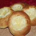 Słodkie bułki z serem i ananasem