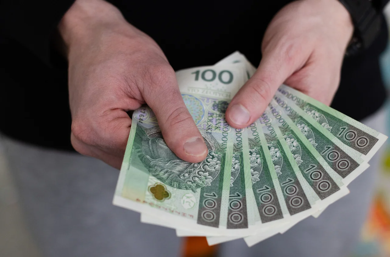 Kiedy dzieci muszą płacić alimenty na rodziców? Zasady, wyjątki i kwoty!