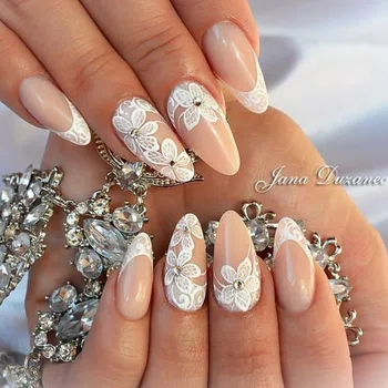 Ślubny manicure