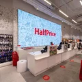 Sklep HalfPrice to odpowiednich TK Maxx, który otwiera swoje sklepy w Polsce! Podpowiadamy gdzie!