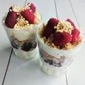 Deser z serkiem mascarpone i owocami