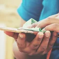 Jak usunąć ZARYSOWANIA z telefonu?