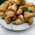 Rogaliki serowe z 3 składników