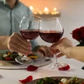 7 romantycznych kolacji, które zawsze działają. Nr 3 to klucz do Jego serca!
