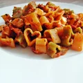 Makaron z suszonymi pomidorami i fetą 