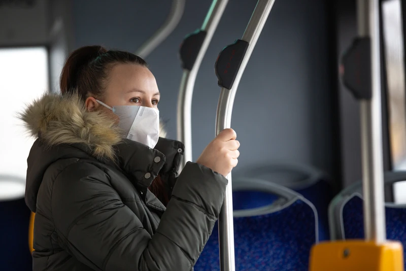Państwa masowo łagodzą obostrzenia. Najważniejsze zmiany
