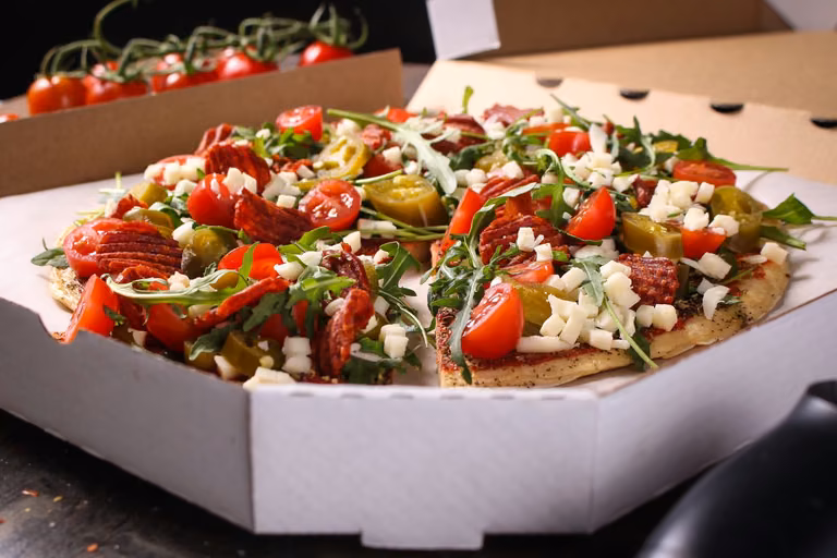 Pizza w formie sałatki