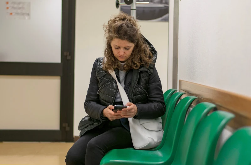 Wielka zmiana dla pacjentów NFZ. Asystent AI ma skrócić kolejki do lekarzy!