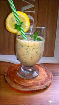 Orzeźwiające cytrynowe smoothie z kolendrą
