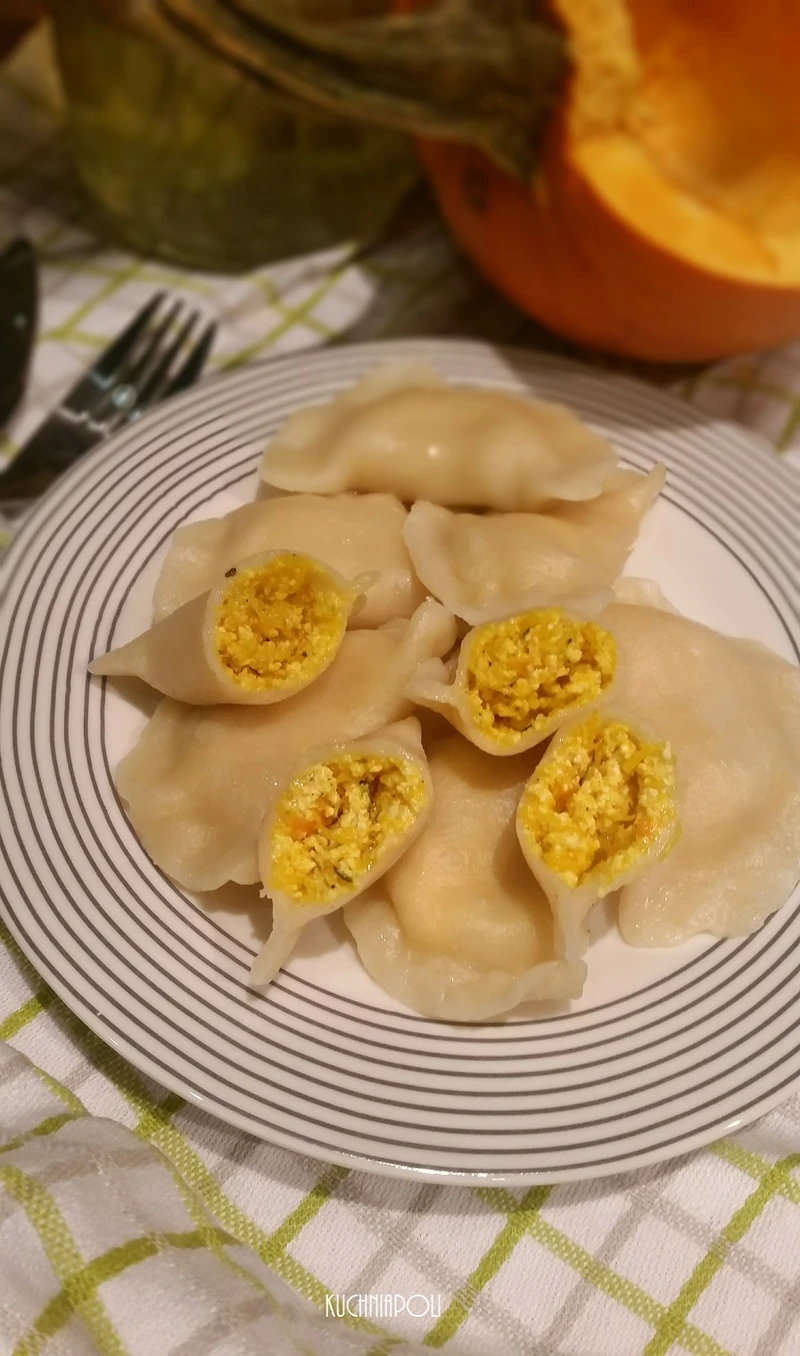 Pierogi twarogowe z dynią i tymiankiem