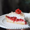 Tarta z porzeczkami, bezą i budyniem – Kardamonowy
