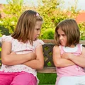 Dlaczego rodzeństwo różni się temperamentem? Geny kontra środowisko!