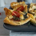 Wytrawne ciasteczka filo z pomidorkami