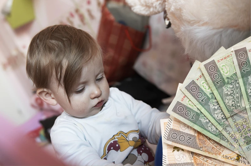 DODATKOWY 1 tys. złotych na dziecko tylko w tym terminie! Ci rodzice załapią się na zapomogę
