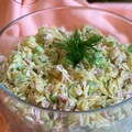Sałatka z makaronem orzo, ogórkiem, szynką i koperkiem