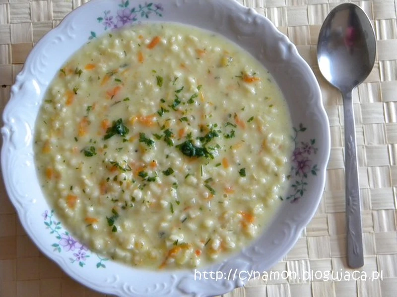 Zupa zacierkowa