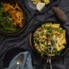 RIGATONI Z KURKAMI W ŚMIETANKOWYM SOSIE Z RUKOLĄ I PARMEZANEM