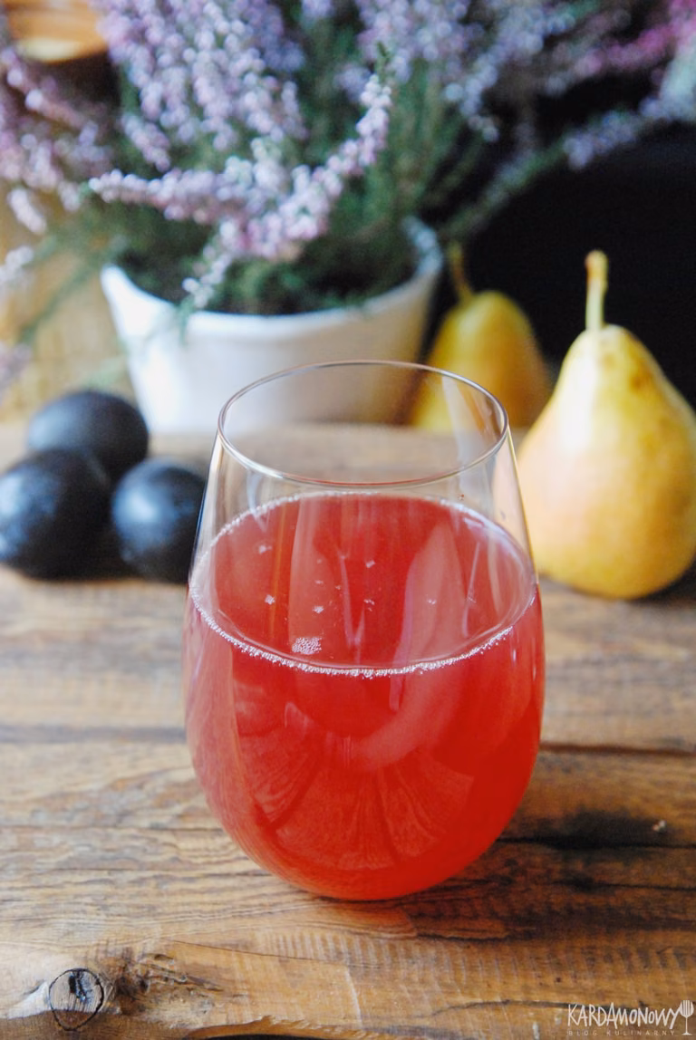 Kompot ze śliwek i gruszek – Kardamonowy