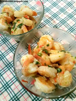 Krewetki z czosnkiem i chili na białym winie