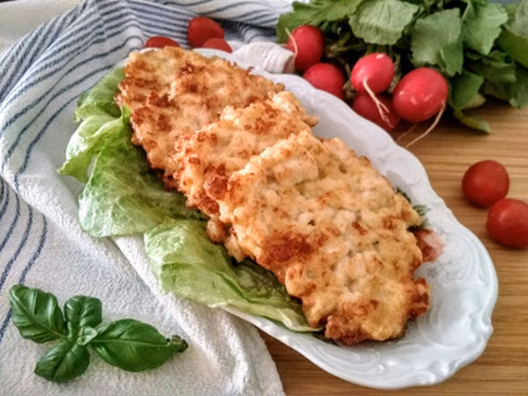 Kotleciki siekane z mozzarellą.