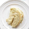 Kapusta włoska pieczona pod beszamelem