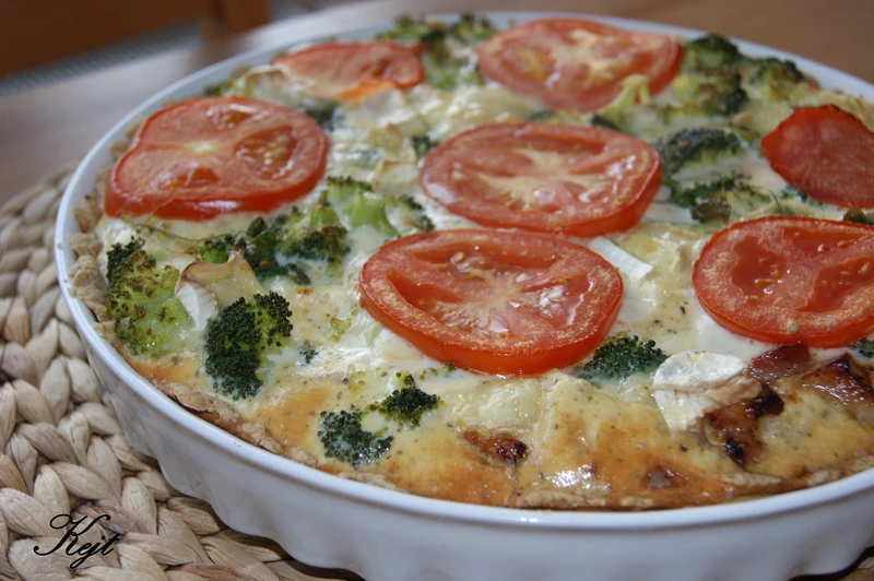 Tarta brokułowa z boczkiem i serem feta