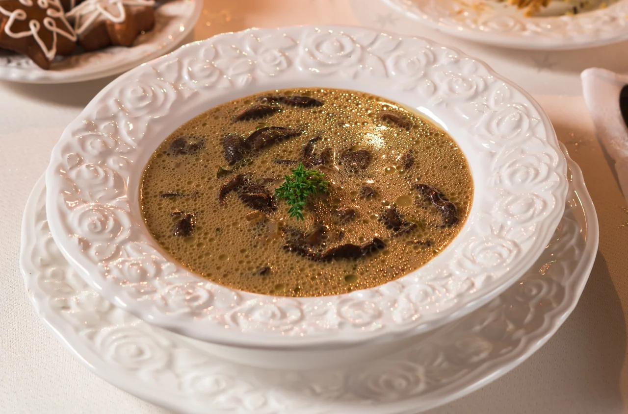 Zupa grzybowa wychodzi szara? To efekt jednego składnika, którego należy unikać!