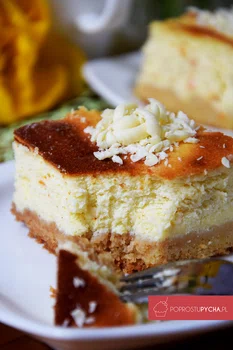 Sernik z białą czekoladą i skórką z pomarańczy