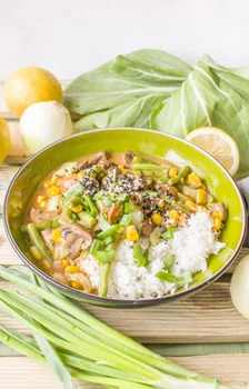 Tajskie stir-fry wegetariańskie z kapustą pak choi