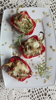 Papryka faszerowana białą kiełbasą