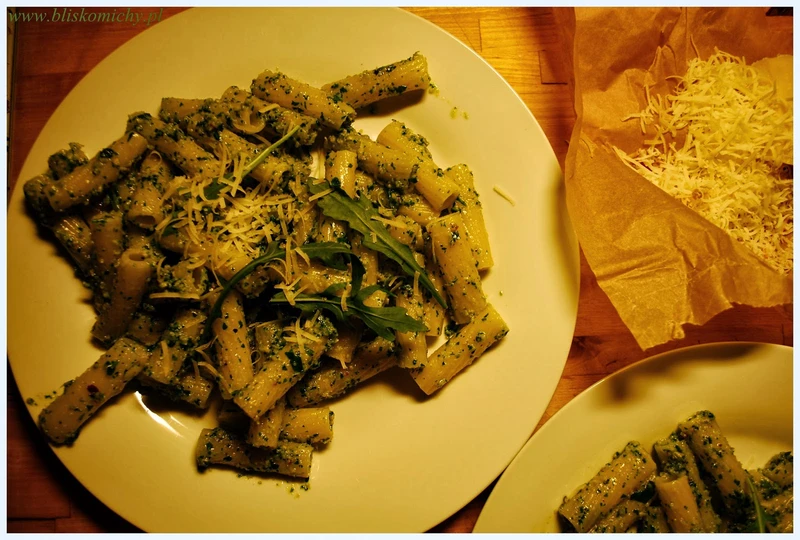 Pesto z rukoli i orzeszków nerkowca