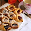 Rożki piwne z dżemem lub marmoladą
