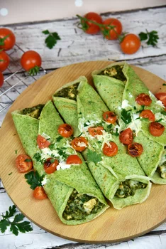 Zielone naleśniki ze szpinakiem, kurczakiem i fetą!