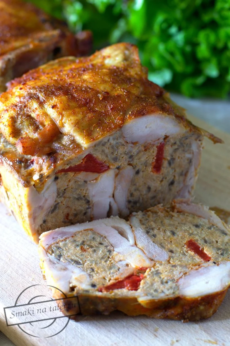 Drobiowa pieczeń z papryką i pieczarkami
