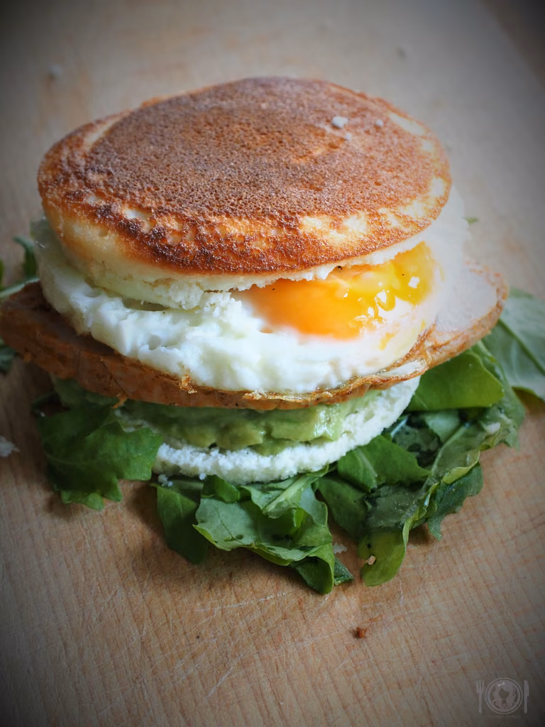 Keto Avocado & Egg Muffin (Paleo, LowCarb)