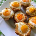 Chlebowe muffinki z jajkiem na śniadanie dla mamy