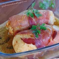 Roladki z kurczaka z tofu, pieczarkami i natką pietruszki zawijane w szynce szwarcwaldzkiej.